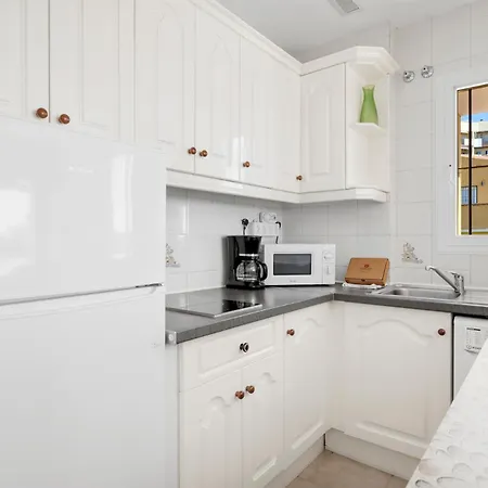 Апартаменти Lovely Flat With Sea View Near The By Costarentals - Ref 37 *
